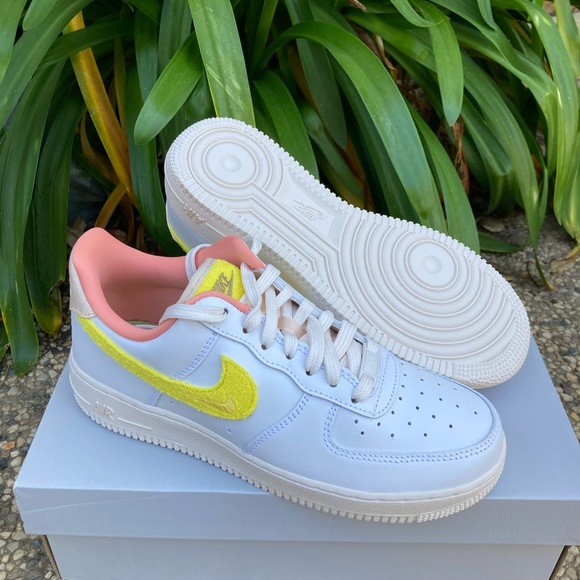 Nike Air Force 1 ‘07 LX - Picture 4 of 7